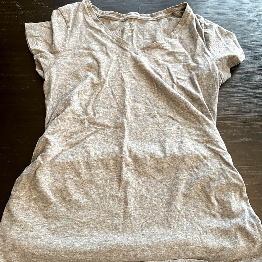 Grey maternity V- neck tshirt.